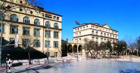 Patis escolars oberts al barri durant les vacances d'estiu - Escola Ramon Llull
