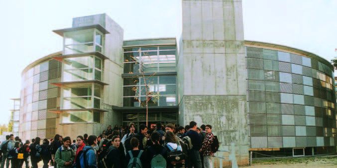 CASAL D'ESTIU XINO XANO FARIGOLA - XINO XANO ASSOCIACIÓ DE LLEURE - De 3 a 12 anys - Escola La Farigola del Clot