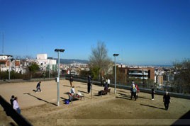Rebuda de la flama del Canigó al Guinardó i encesa de la Foguera de Sant Joan