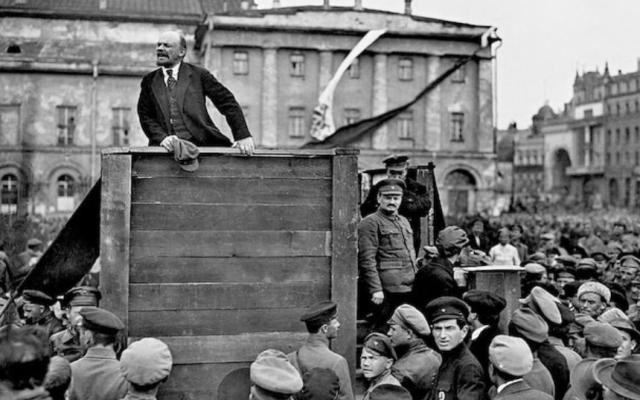 Conference '1917: the revolution that marked the 20th century', given by Julián Casanova
