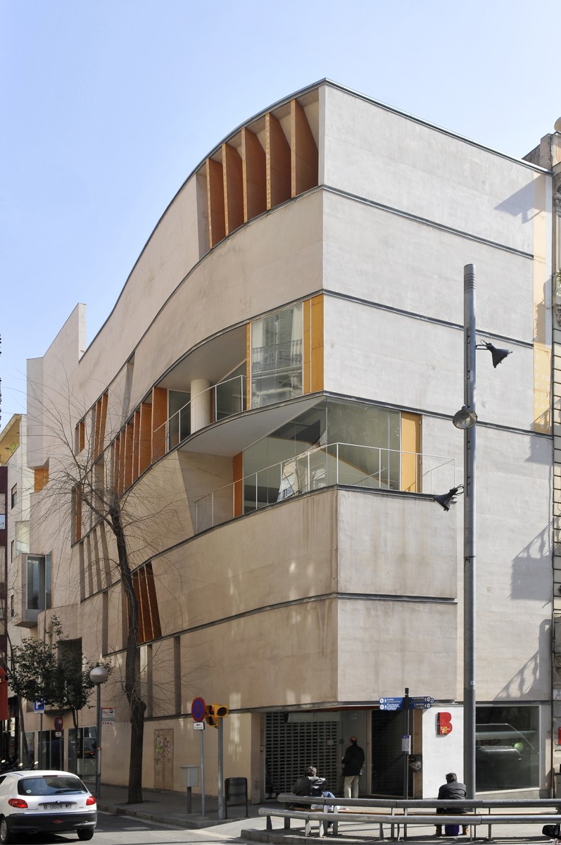 Lectura, art i joc: una instal·lació literària de luxe, amb Associació Maneno