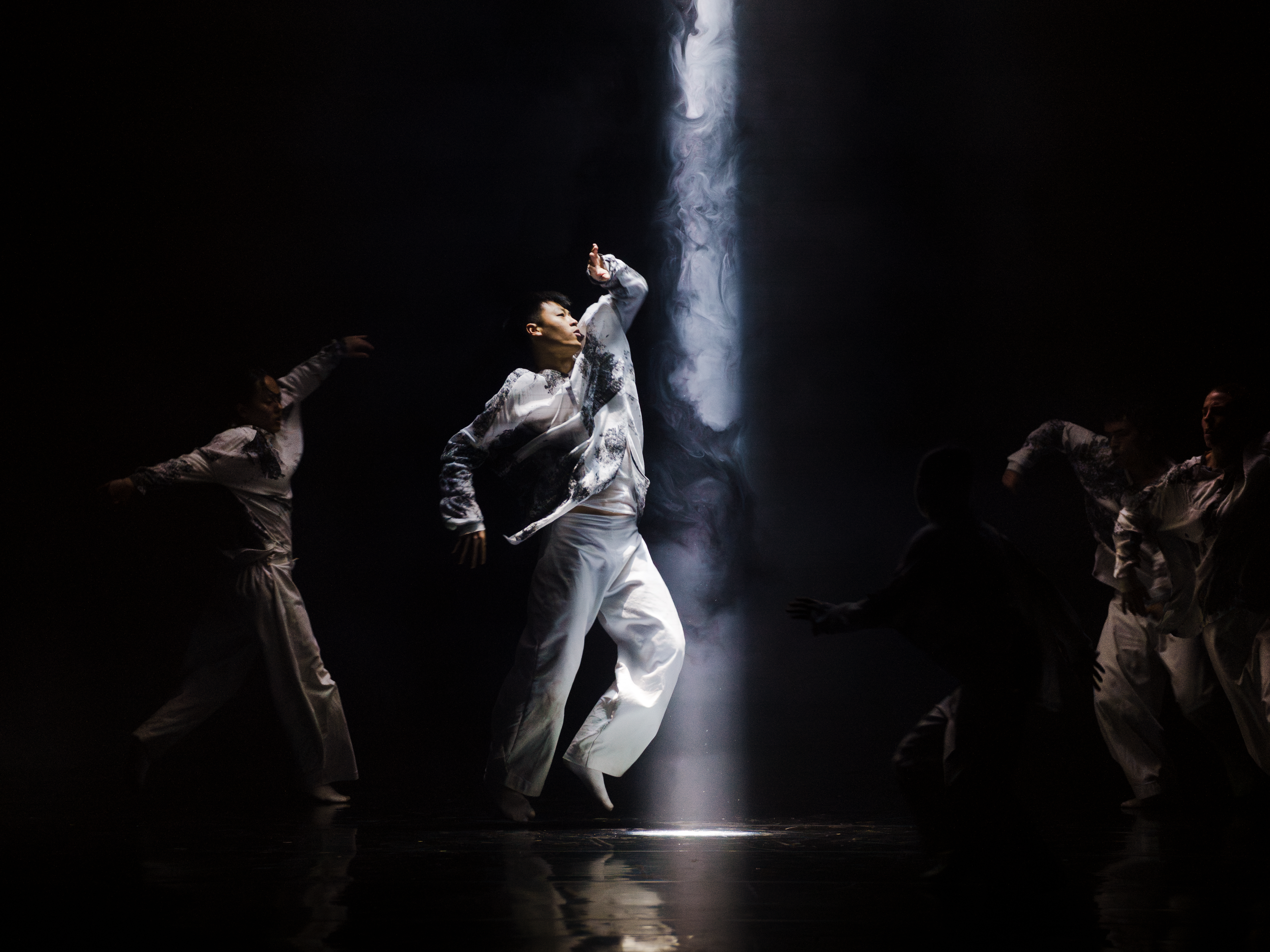 Espectacle “Vortex”, a càrrec de HUMANHOOD