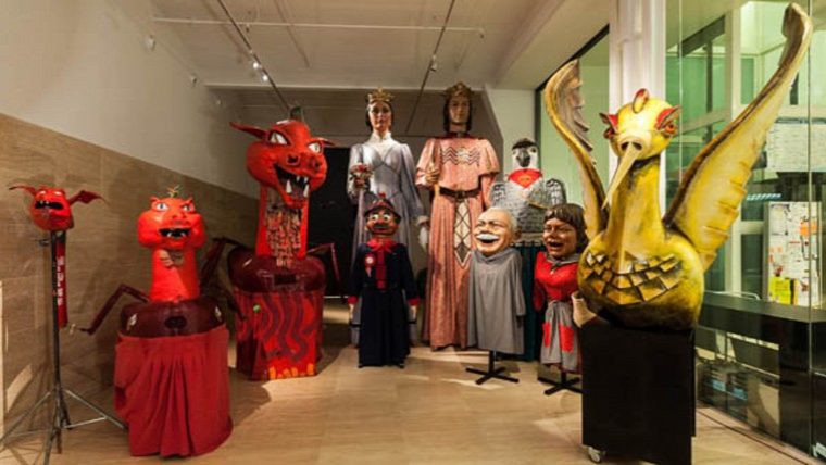 Figures from the festive imagery of the neighbourhoods of Sant Martí