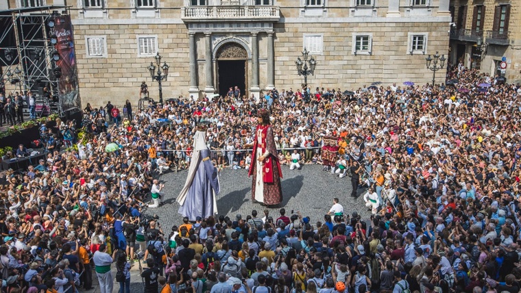 Plantada y muestra de bailes de gigantes