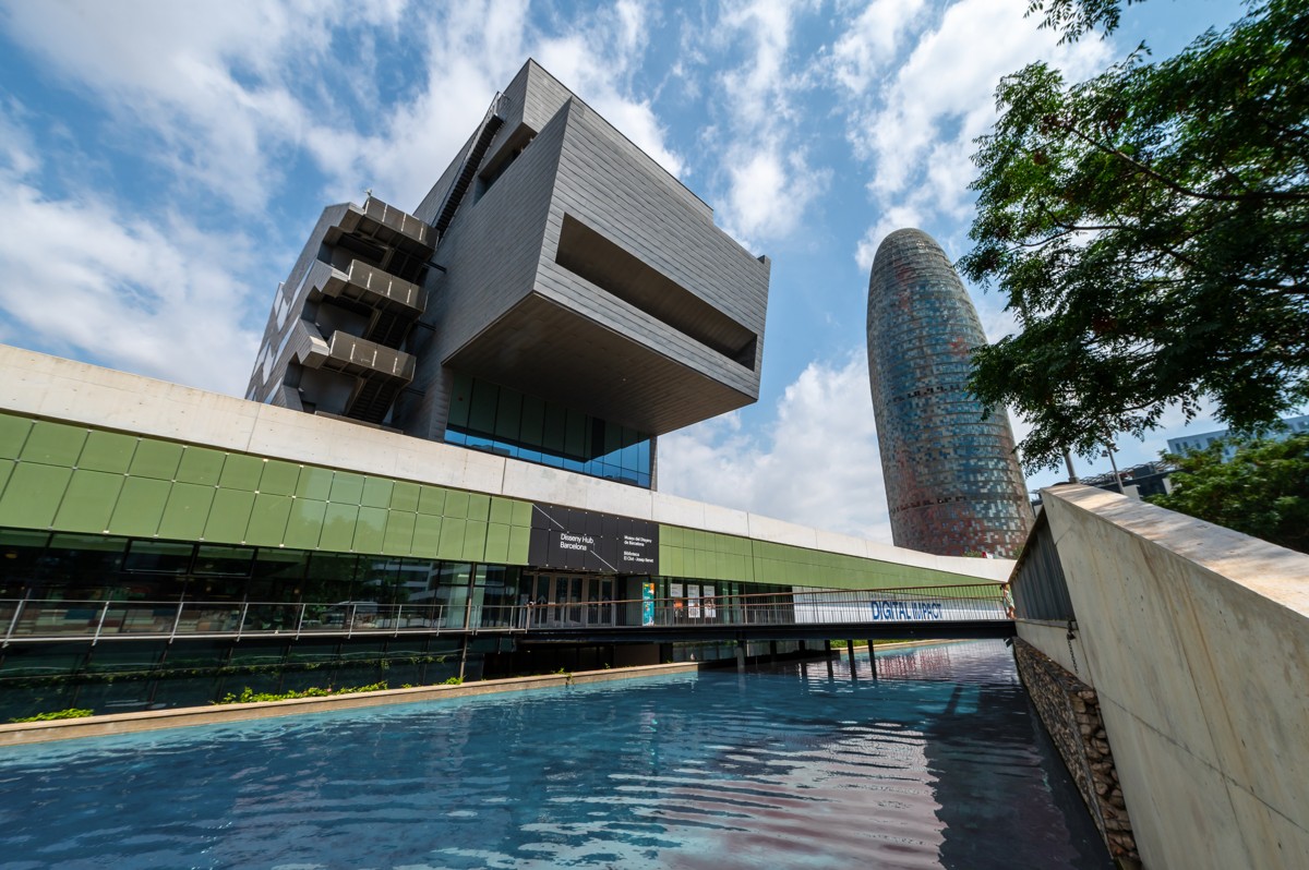 Exposició del Congrés Mundial d’Arquitectes UIA 2026 al DHub