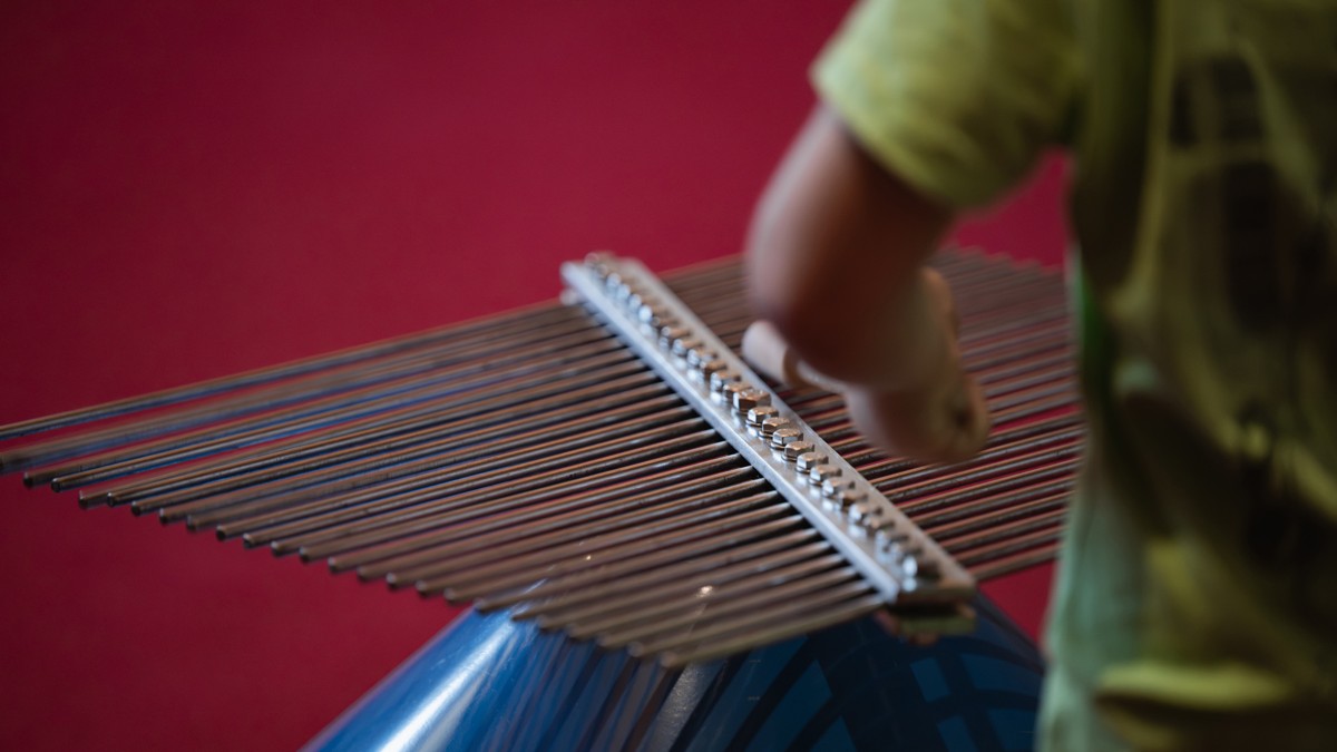 Sound experimentation workshop 'Baschet Instrumentation. The colors of sound'