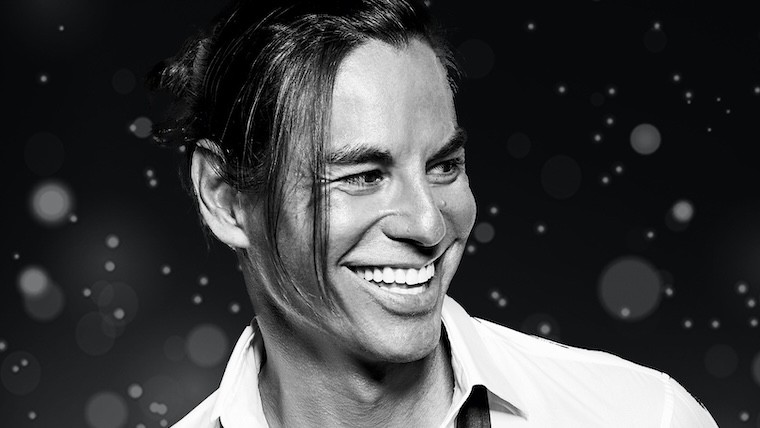 'Julio Iglesias Experience', featuring Julio Iglesias Junior