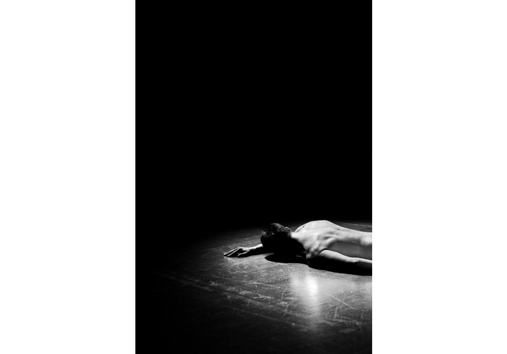 Performance "Growing tide, diminishing gaze", by Lautaro Reyes