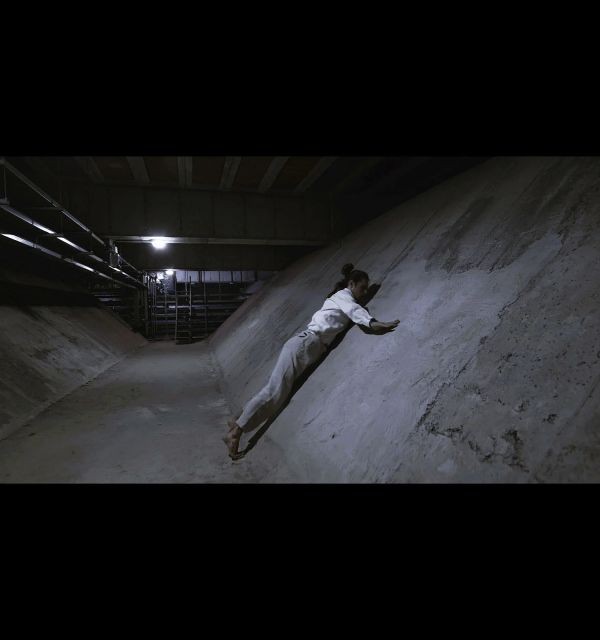 Instal·lació multimèdia "a força del Display. Arxiu Gae",  de Nora Ancarola