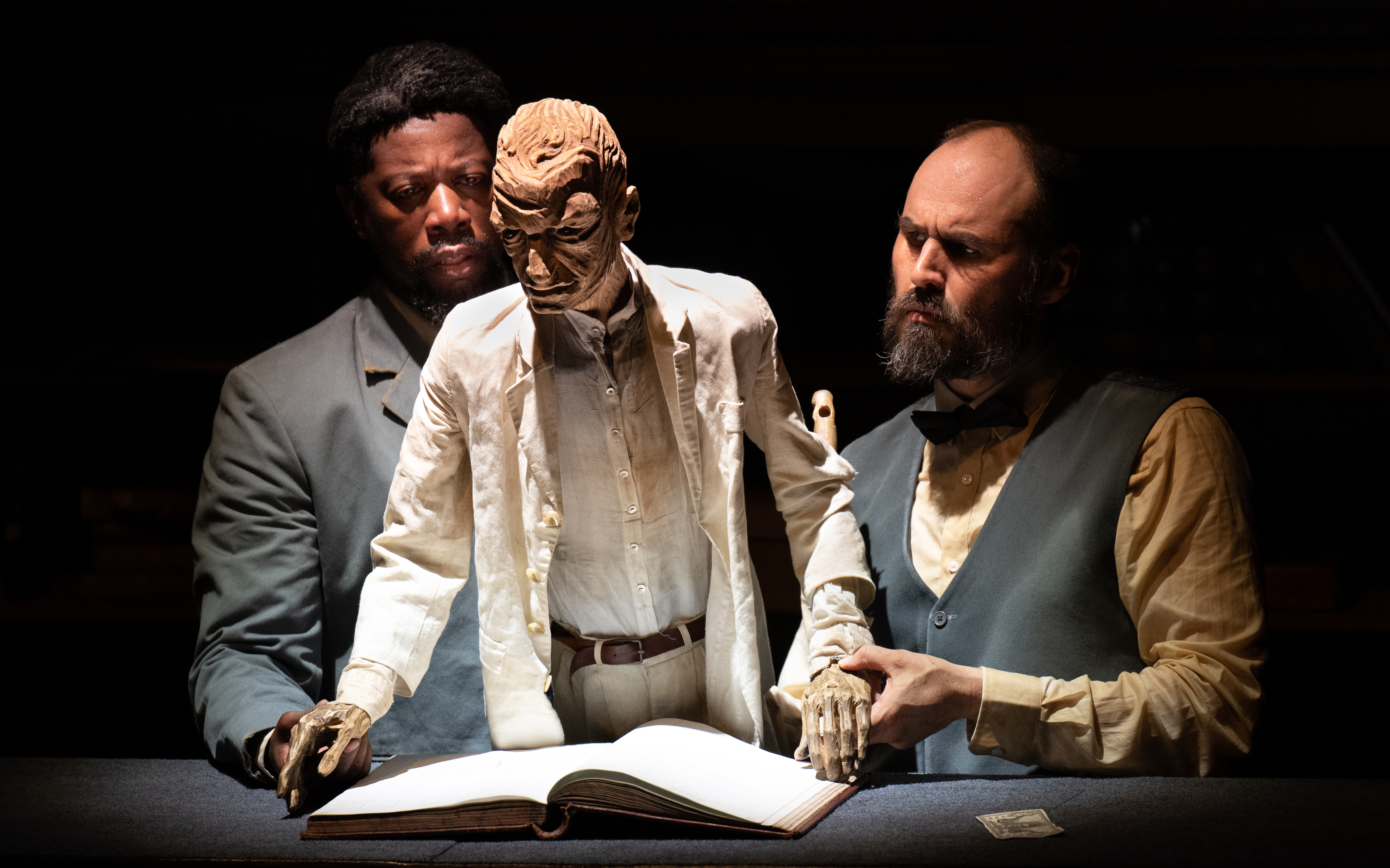 Espectacle “Faustus in Africa! ”, de Handspring Puppet Company / William Kentridge