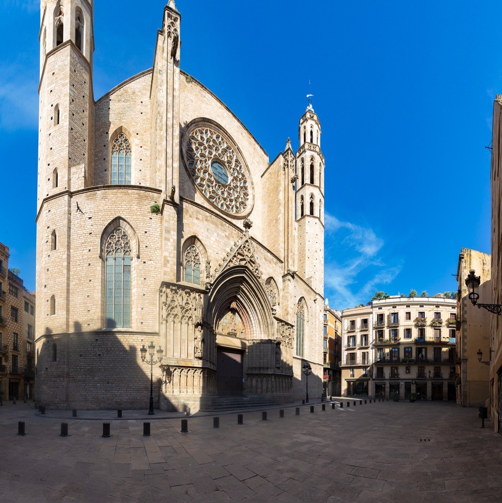 Doors of Santa Maria del Mar main entrance with stone porters or