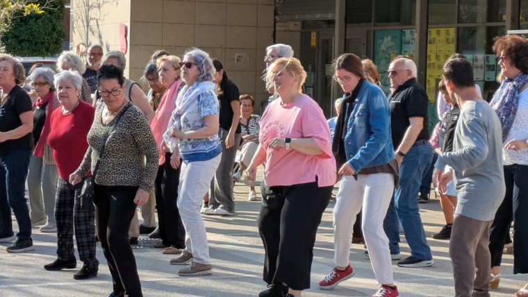 Ball en línia 'Retrobem el ritme a la plaça'
