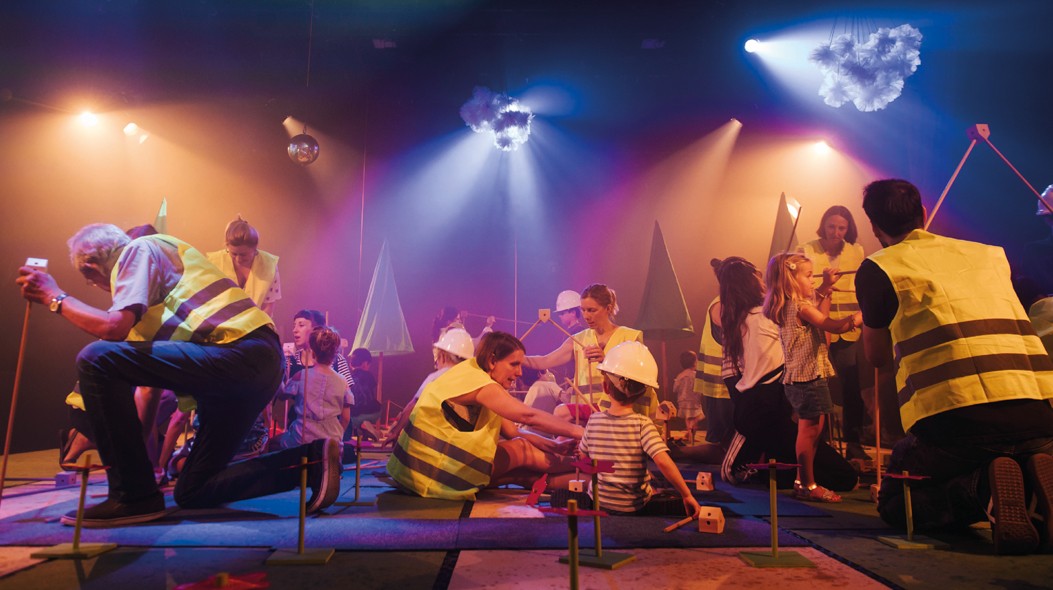 Teatre "Gènesi" - Dramatúrgia Núria Corominas- Idea i Direcció Oriol Bellvitge