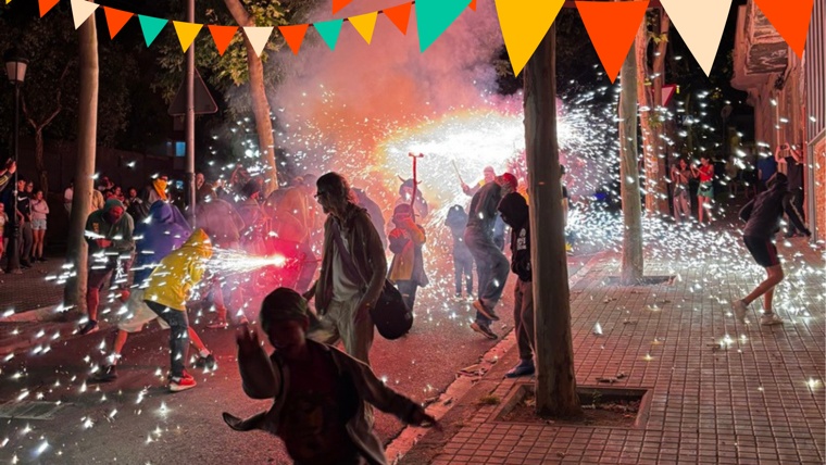 "Festa Major de la Font d'en Fargues": Correfoc i piromusical: Som front obert a la cultura