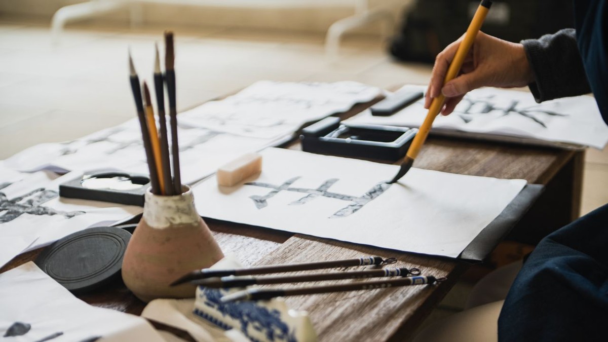 Curs 'Shodo: explorant els kanji japonesos, a càrrec de Satomi Tanaka