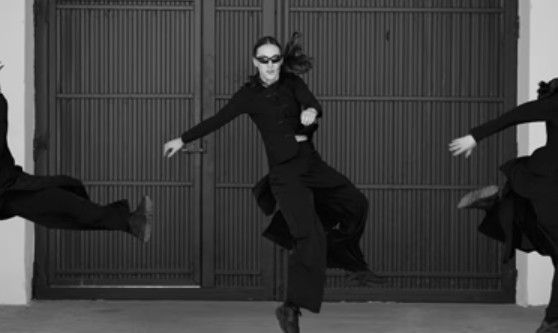 Espectacle "Dark Horses", amb la Cia. Sílvia Batet
