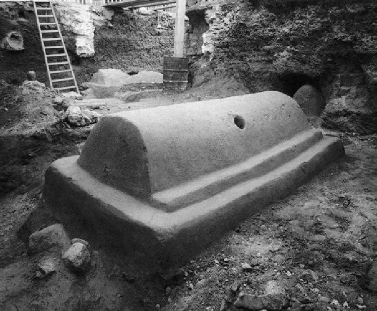 Itinerary "Urban stories. May the earth be light for you. Funerary spaces in Ciutat Vella, 1st-18th centuries"