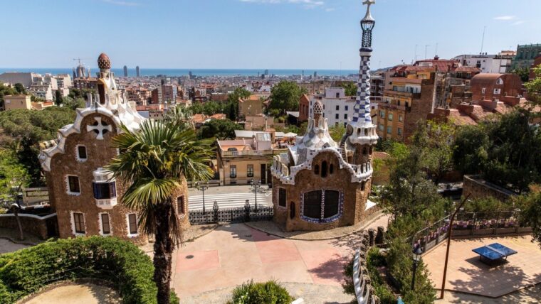 Taller 'Pinta la teva bossa' al Park Güell