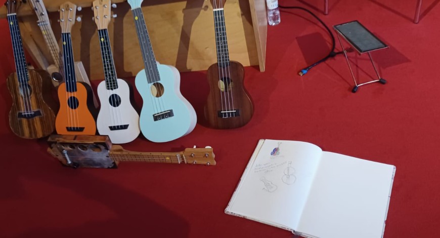 Taller 'Fem que soni: Toquem l’ukulele!', a càrrec de Manel Musso