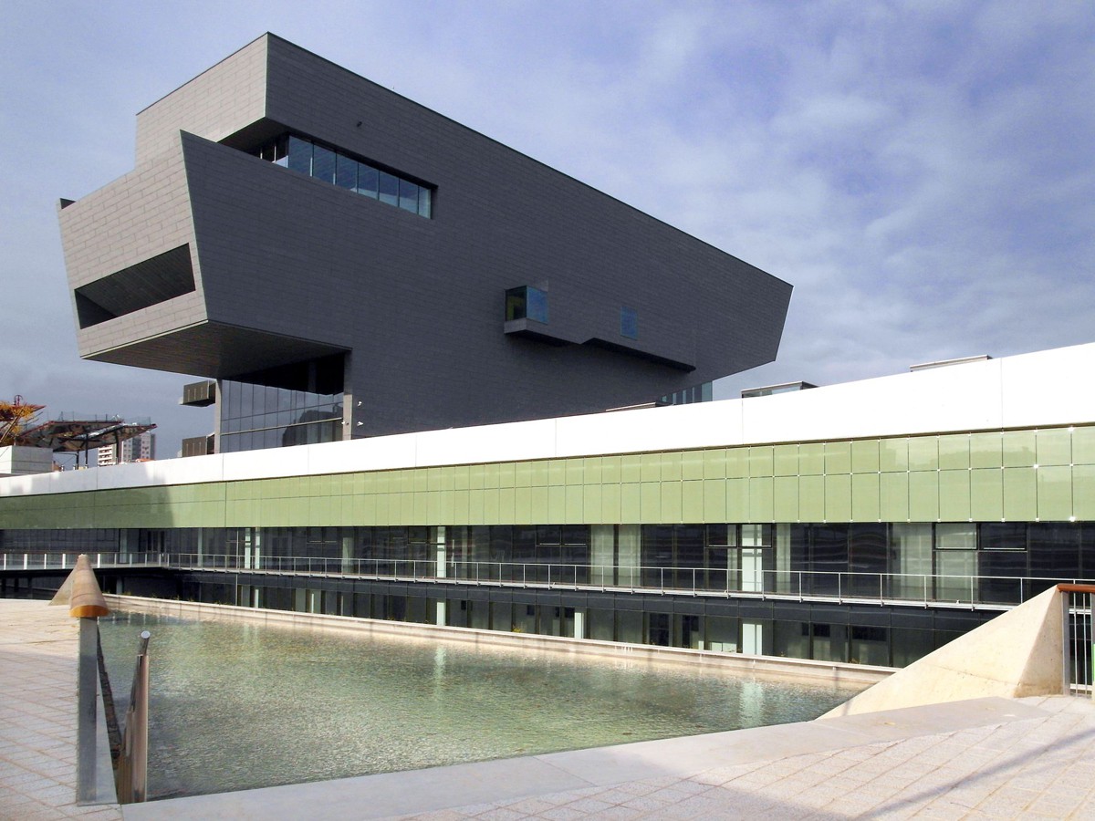 TALLER TEMÀTIC ARTS PLÀSTIQUES_ZIP - TANTAGORA - De 13 a 17 anys - Museu del Disseny de Barcelona