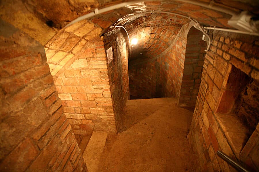 Visites guiades al Refugi Antiaeri de la plaça del Diamant