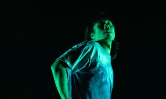 Espectacle "Unarmoured", amb Clara Furey